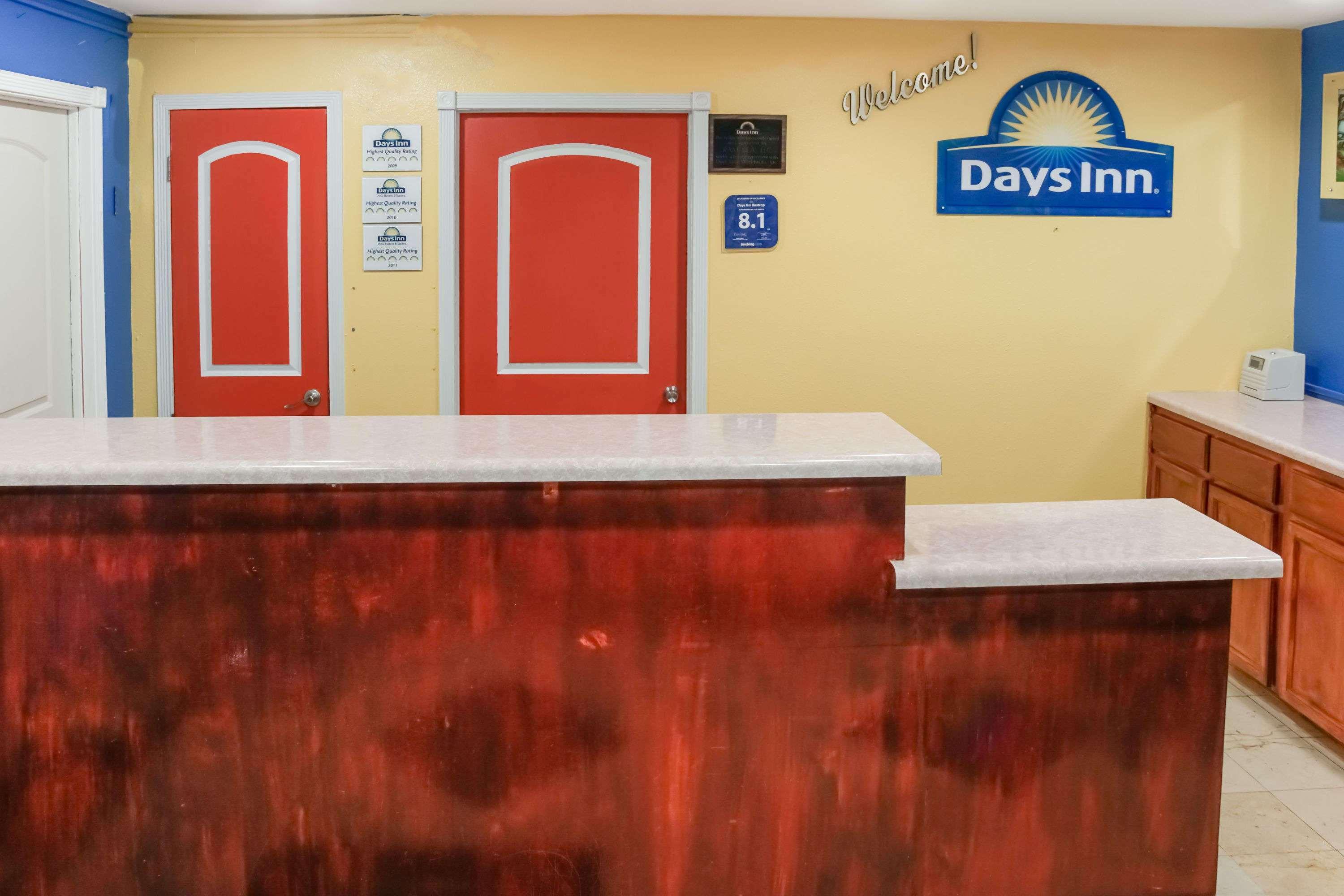 Days Inn By Wyndham Bastrop Exterior photo